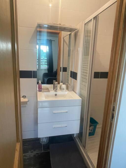 L8 - Villiers-Le-Bel Proche Roissy & Paris Apartment Exterior photo